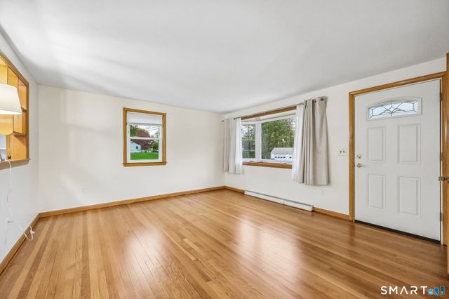 6 Anne Avenue, Seymour, CT 06483
