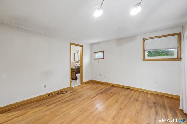 6 Anne Avenue, Seymour, CT 06483