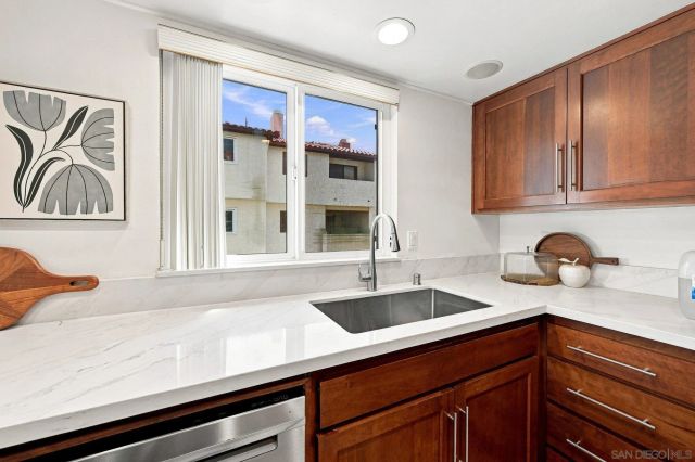 3982 La Jolla Village Dr, La Jolla, CA 92037
