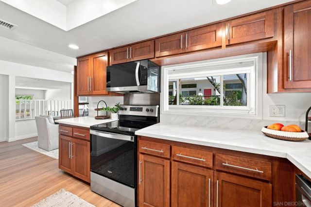 3982 La Jolla Village Dr, La Jolla, CA 92037