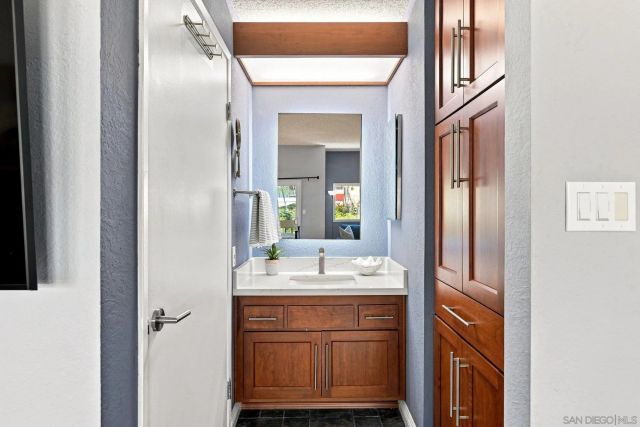 3982 La Jolla Village Dr, La Jolla, CA 92037