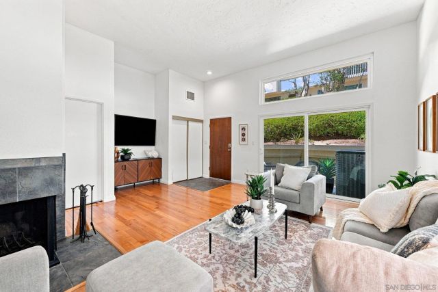 3982 La Jolla Village Dr, La Jolla, CA 92037