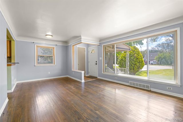27230 W 6 Mile Road, Redford Charter Township, MI 48240