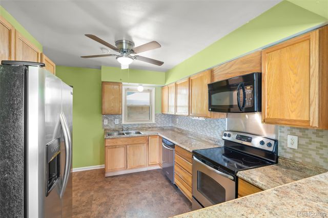 27230 W 6 Mile Road, Redford Charter Township, MI 48240