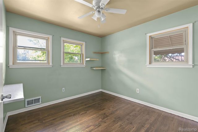 27230 W 6 Mile Road, Redford Charter Township, MI 48240