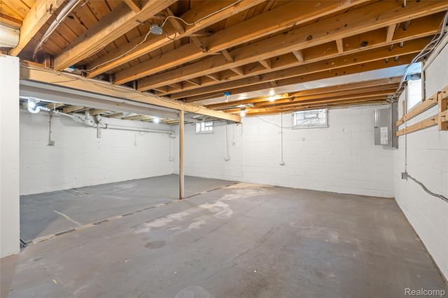 27230 W 6 Mile Road, Redford Charter Township, MI 48240