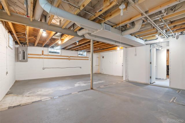 27230 W 6 Mile Road, Redford Charter Township, MI 48240