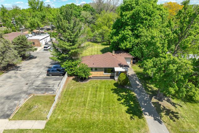 27230 W 6 Mile Road, Redford Charter Township, MI 48240