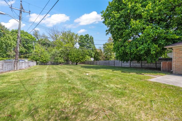 27230 W 6 Mile Road, Redford Charter Township, MI 48240