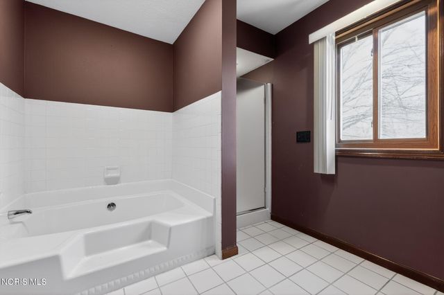 7028 Shooters Hill Road, Toledo, OH 43617
