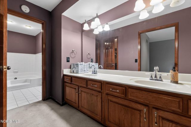 7028 Shooters Hill Road, Toledo, OH 43617
