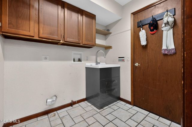 7028 Shooters Hill Road, Toledo, OH 43617