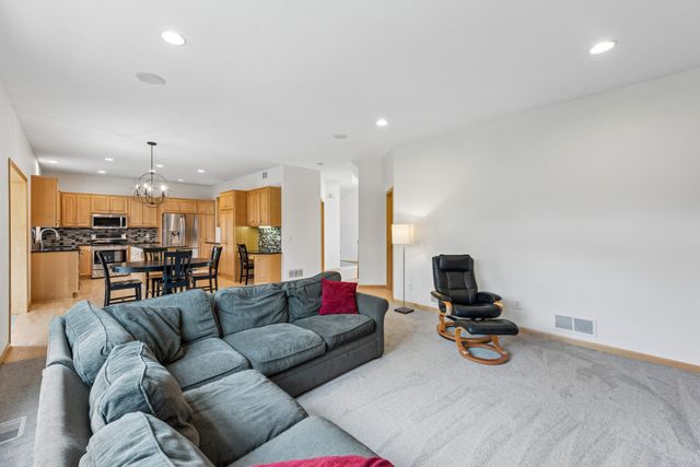 9257 Shetland Road, Eden Prairie, MN 55347