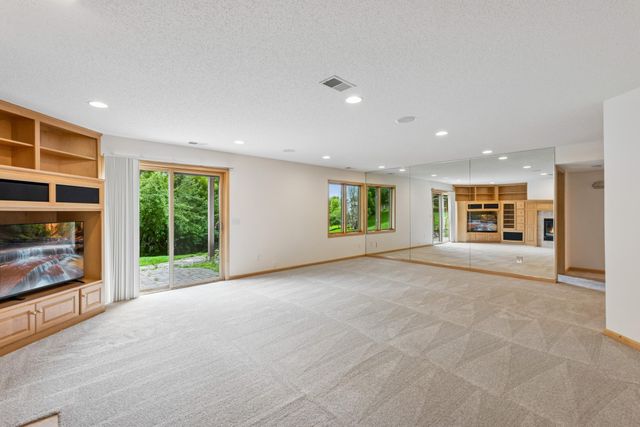 9257 Shetland Road, Eden Prairie, MN 55347