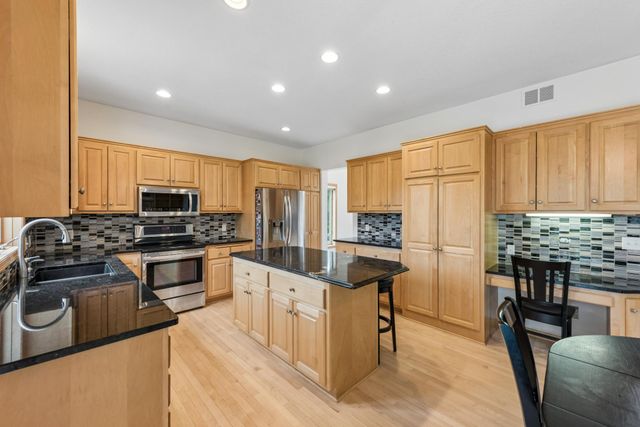 9257 Shetland Road, Eden Prairie, MN 55347