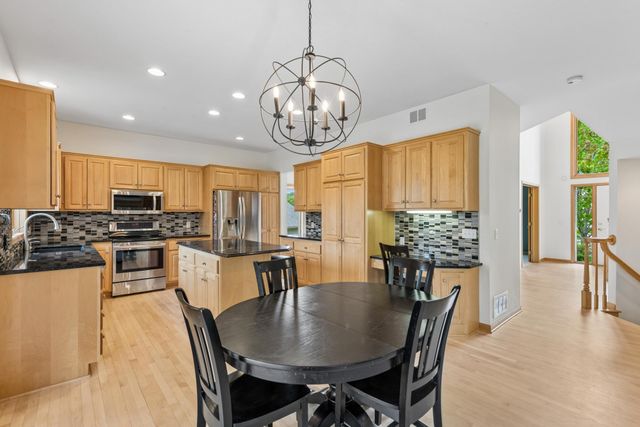 9257 Shetland Road, Eden Prairie, MN 55347