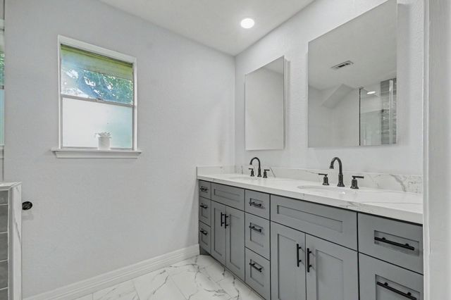722 Seaway Drive, Seabrook, TX 77586