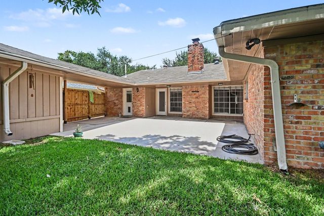 722 Seaway Drive, Seabrook, TX 77586