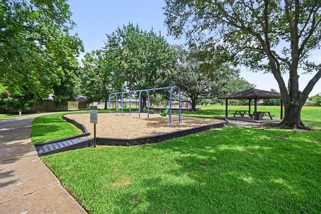 722 Seaway Drive, Seabrook, TX 77586