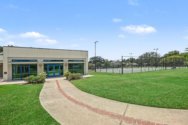 722 Seaway Drive, Seabrook, TX 77586