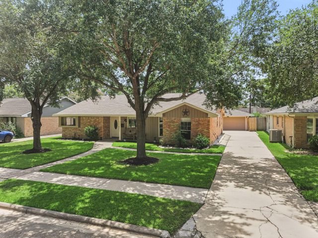722 Seaway Drive, Seabrook, TX 77586