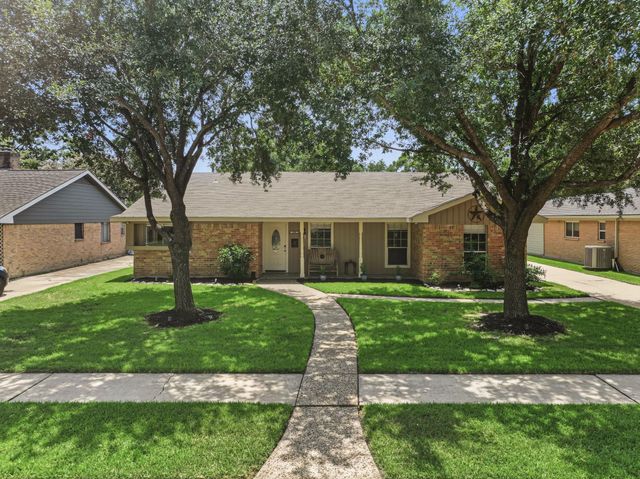 722 Seaway Drive, Seabrook, TX 77586