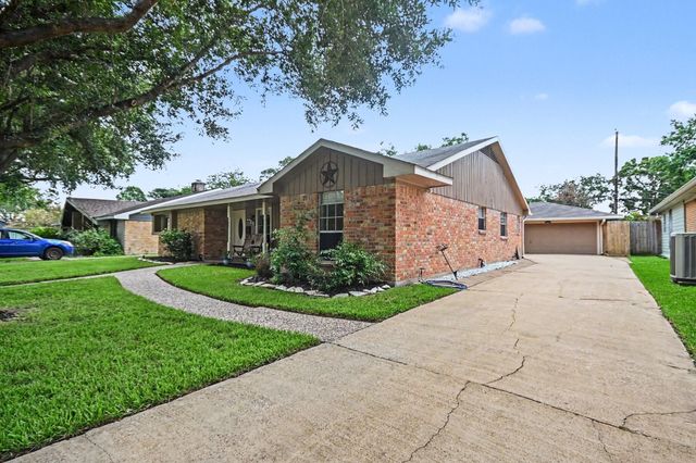722 Seaway Drive, Seabrook, TX 77586
