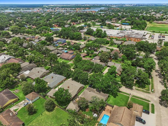 722 Seaway Drive, Seabrook, TX 77586