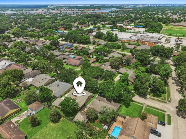 722 Seaway Drive, Seabrook, TX 77586
