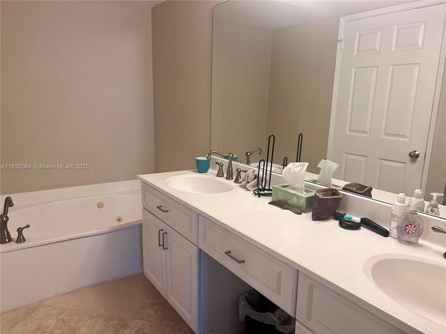 3400 NE 192nd St LPH2, Aventura, FL 33180