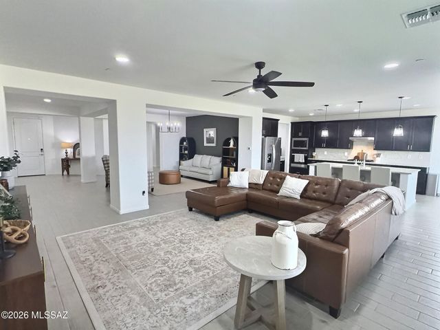 289 N Papershells Place, Sahuarita, AZ 85629