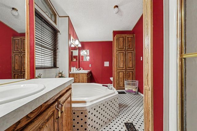 108 Woodland Drive, Edmond, OK 73025