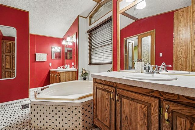 108 Woodland Drive, Edmond, OK 73025