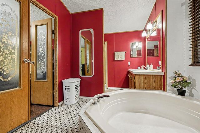 108 Woodland Drive, Edmond, OK 73025