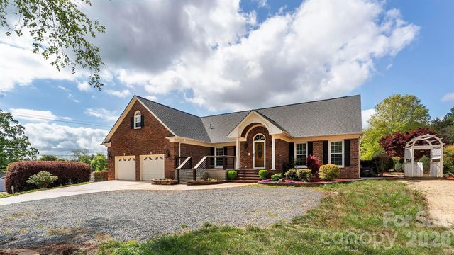 8219 Starnes Randall Road, Charlotte, NC 28215
