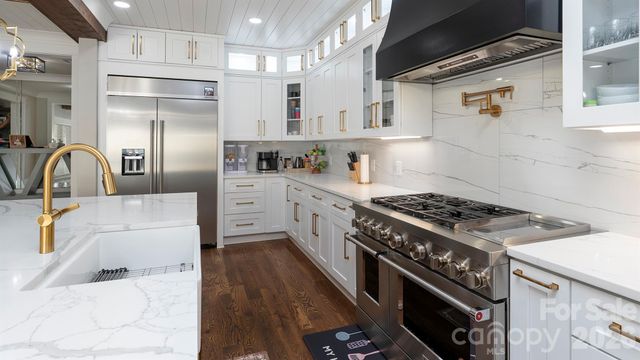 8219 Starnes Randall Road, Charlotte, NC 28215