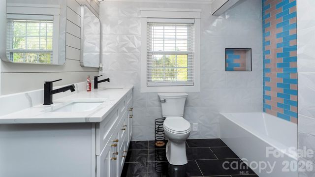 8219 Starnes Randall Road, Charlotte, NC 28215