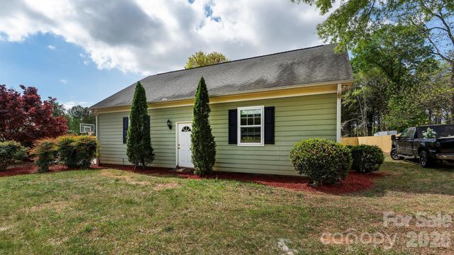 8219 Starnes Randall Road, Charlotte, NC 28215