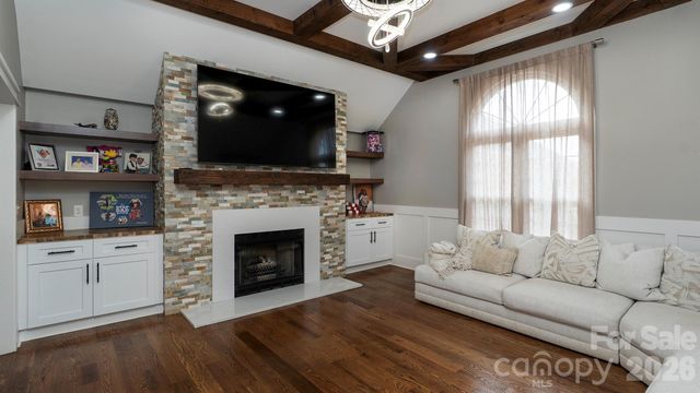 8219 Starnes Randall Road, Charlotte, NC 28215