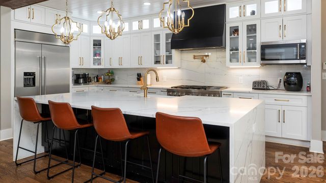 8219 Starnes Randall Road, Charlotte, NC 28215