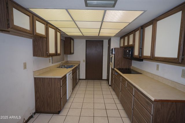 9803 W PEBBLE BEACH Drive, Sun City, AZ 85351