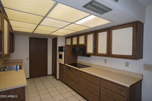 9803 W PEBBLE BEACH Drive, Sun City, AZ 85351