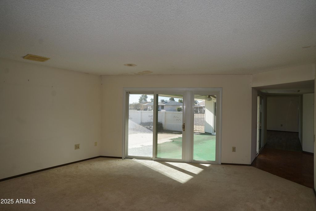 Image 13 of property listing at 9803 W PEBBLE BEACH Drive, Sun City, AZ 85351