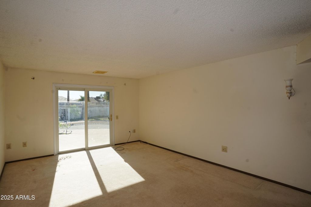 Image 23 of property listing at 9803 W PEBBLE BEACH Drive, Sun City, AZ 85351