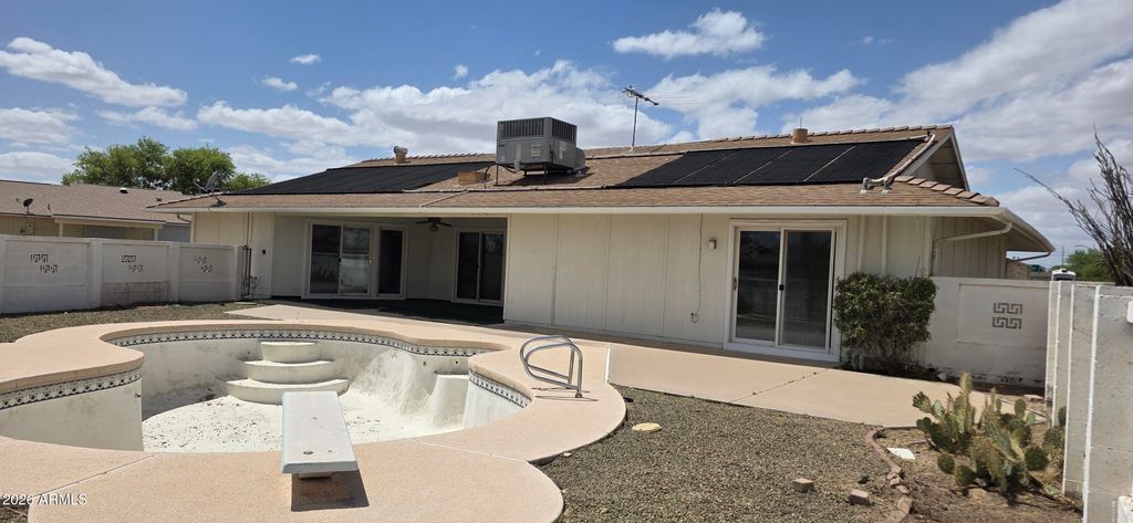 Image 30 of property listing at 9803 W PEBBLE BEACH Drive, Sun City, AZ 85351
