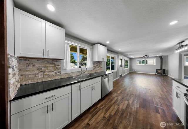 1700 S 15th Street, Mount Vernon, WA 98274