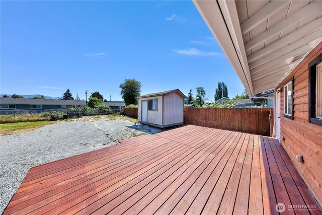 1700 S 15th Street, Mount Vernon, WA 98274