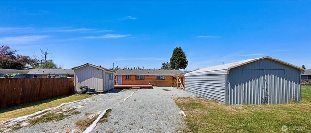 1700 S 15th Street, Mount Vernon, WA 98274