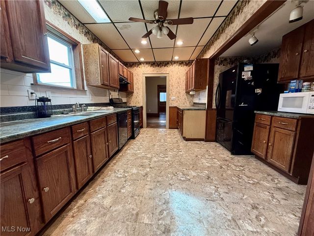 813 16th, Vienna, WV 26105