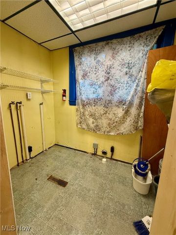 813 16th, Vienna, WV 26105